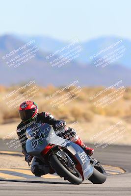 media/Jan-10-2025-CVMA Friday Practice (Fri) [[489e0da257]]/Group 4 and Trackday/Session 4 (Turn 16)/